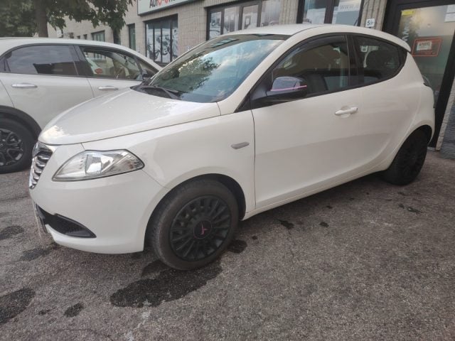 Lancia Ypsilon 1.2 69 CV 5 porte Elefantino LIMITED-NEOPATENTATI, del 2013, 59.000 km, in vendita a Bareggio (MI)