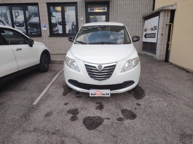 Lancia Ypsilon 1.2 69 CV 5 porte Elefantino LIMITED-NEOPATENTATI - foto 2 di 4