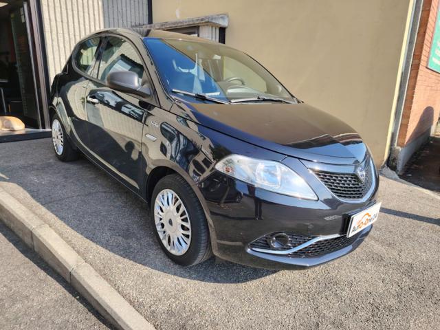 Lancia Ypsilon 1.2 69 CV 5 porte Silver NEOPATENTATI-FINANZIABILE, del 2016, 98.000 km, in vendita a Bareggio (MI)