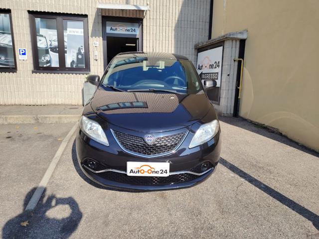 Lancia Ypsilon 1.2 69 CV 5 porte Silver NEOPATENTATI-FINANZIABILE - foto 2 di 4