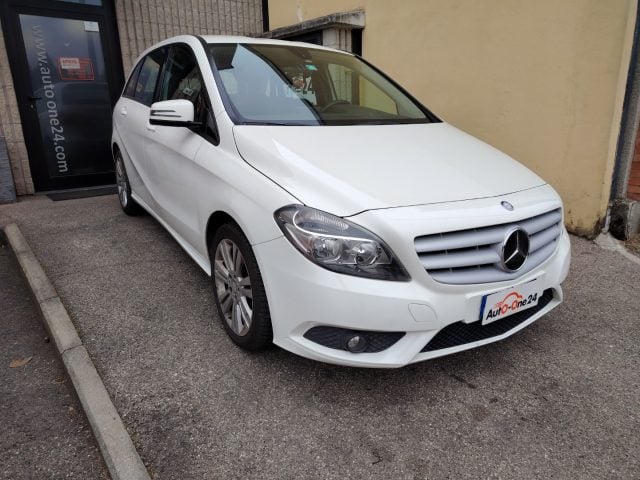 Mercedes-Benz B 180 CDI Premium PREZZO REALE NEOPATENTATI, del 2013, 219.000 km, in vendita a Bareggio (MI)