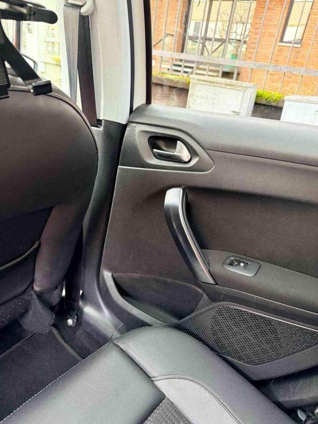 Peugeot 2008 1° serie 1.6 e-HDi 115 CV Stop&Start Allure usato a TORINO