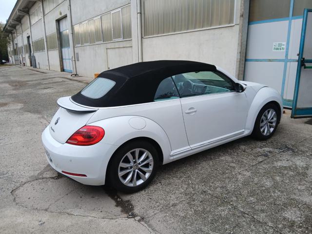 Volkswagen Maggiolino Cabrio 2.0 TDI Design BlueMotion Technology - foto 2 di 4