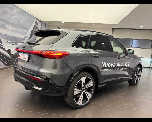 Audi Q5 SUV MY 25 quat. TDI2,0 L4150/D7UA7 MY 25 - foto 2 di 4