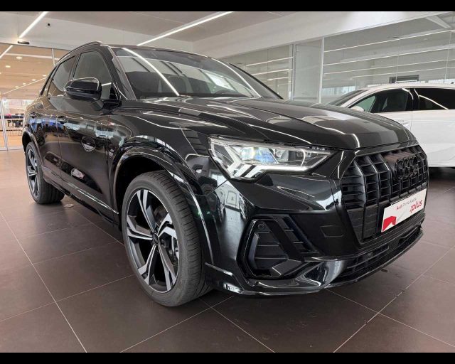 Audi Q3 45 TFSI E S TRONIC MY 24 - foto 3 di 4