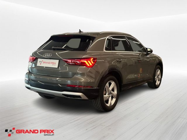 Audi Q3 35 TDI S tronic Identity Black - foto 2 di 19