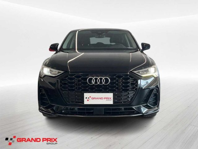 Audi Q3 SPB 45 TFSI e S tronic Business Plus - foto 3 di 4
