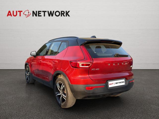 Volvo XC40 T4 Recharge Plug-in Hybrid R-design - foto 3 di 4