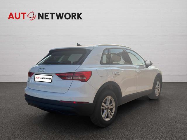 Audi Q3 45 TFSI e S tronic Business - foto 2 di 4