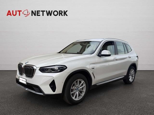 BMW X3 xDrive30e - foto 3 di 4