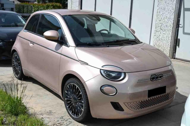 Fiat 500e Berlina 42 kWh Icon - foto 2 di 4