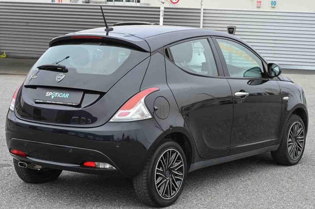 Lancia Ypsilon 1.2 69 CV S&S Platinum - foto 3 di 4