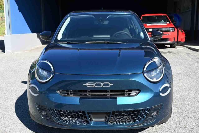 Fiat 600 Hybrid 110 CV DCT MHEV Pop - foto 2 di 4
