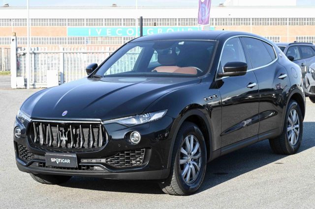 Maserati Levante 3.0 350cv V6 Q4 usato a PIANEZZA