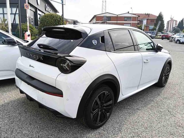 Lancia Ypsilon Hybrid e-DCT HF Line - foto 3 di 4