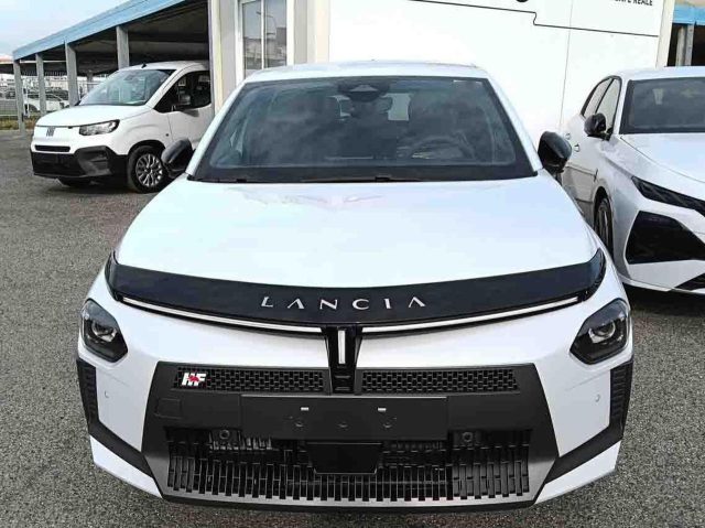 Lancia Ypsilon Hybrid e-DCT HF Line - foto 2 di 4