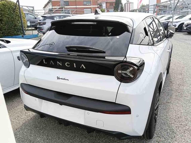 Lancia Ypsilon Hybrid e-DCT HF Line - foto 4 di 4
