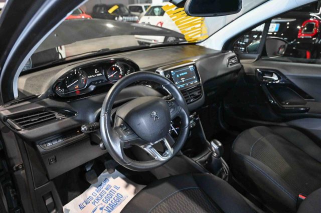 Peugeot 208 PureTech 82cv Signature SKY, del 2019, 63.575 km, in vendita a Pianezza (TO)