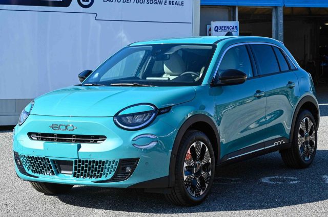 Fiat 600 La Prima Hybrid 100cv km 0 a PIANEZZA