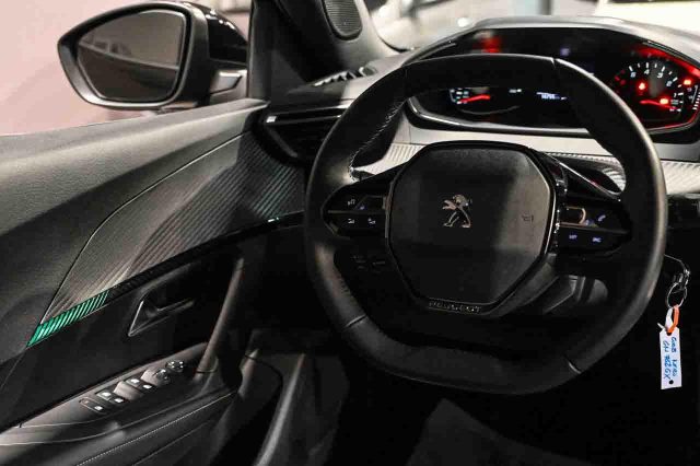 Peugeot 2008 PureTech 100 S&S Allure Pack usato a PIANEZZA