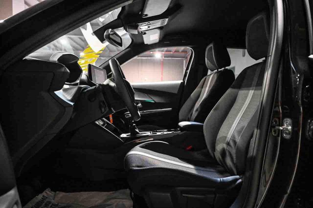 Peugeot 2008 PureTech 100 S&S Allure Pack usato a PIANEZZA