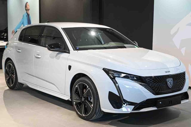 Peugeot e-308 motore elettrico (54kWh) 156 CV GT - foto 2 di 4
