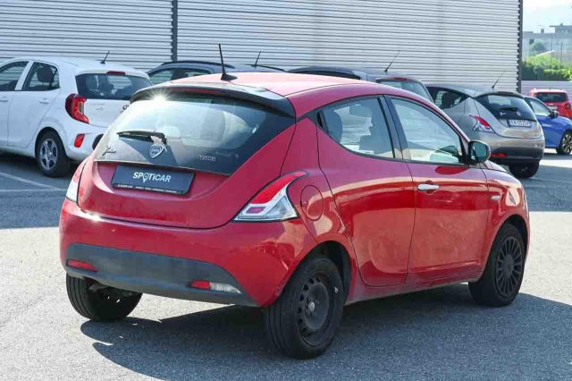 Lancia Ypsilon 1.0 FireFly S&S Hybrid Silver - foto 3 di 4
