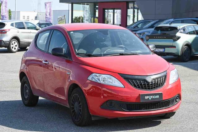 Lancia Ypsilon 1.0 FireFly S&S Hybrid Silver - foto 2 di 4