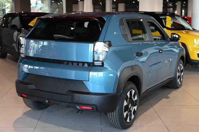 Fiat Grande Panda 1.2 100 CV S&S Icon - foto 3 di 4