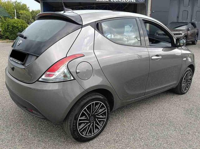 Lancia Ypsilon 1.2 69 CV 5 porte GPL Ecochic - foto 3 di 4