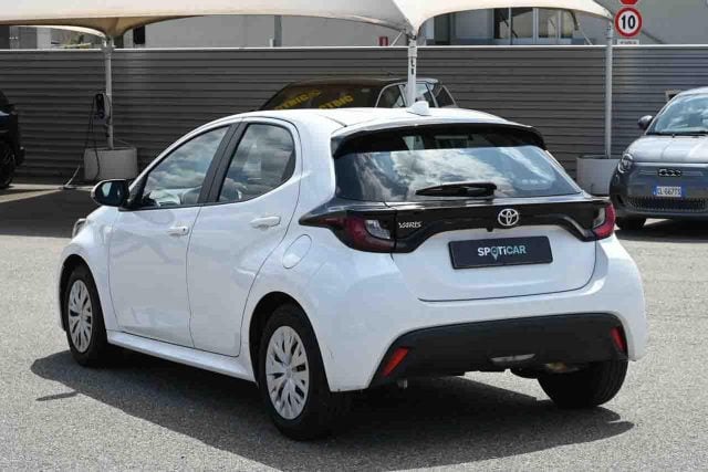 Toyota Yaris 1.0 5 porte Active - foto 4 di 21