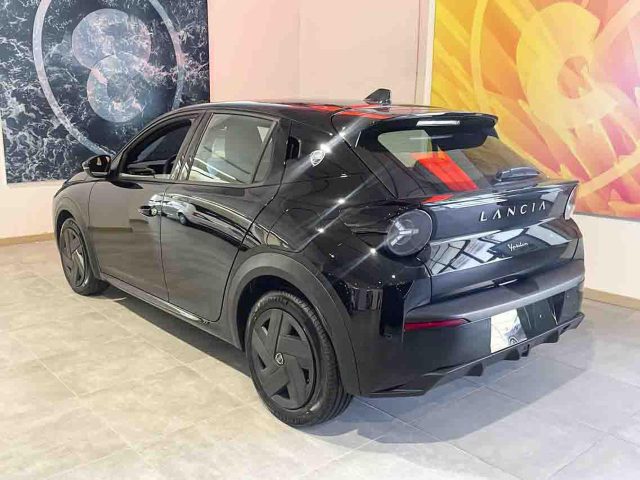 Lancia Ypsilon Hybrid e-DCT - foto 4 di 4
