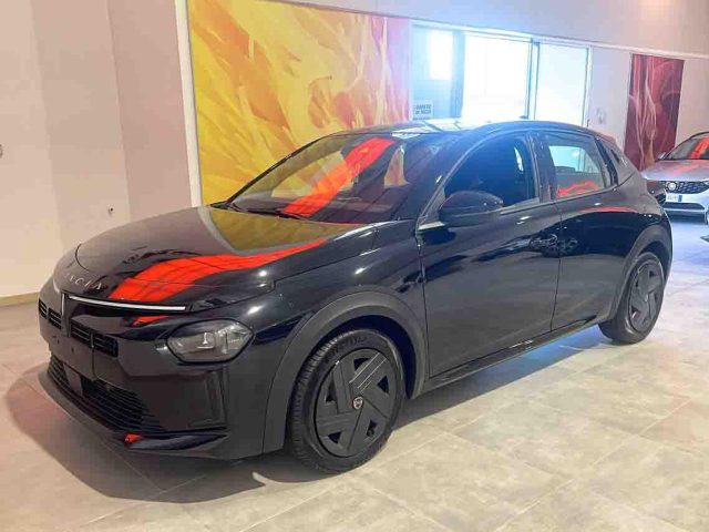 Lancia Ypsilon Hybrid e-DCT km 0 a PIANEZZA