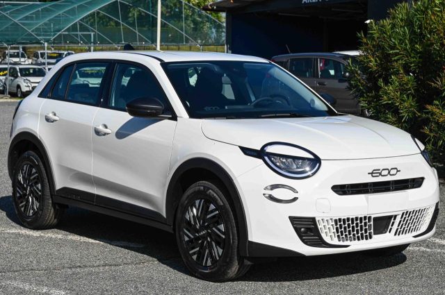 Fiat 600 Hybrid 100 CV DCT MHEV - foto 2 di 4