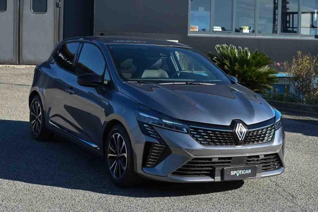 Renault Clio TCe 90 CV Techno - foto 2 di 4