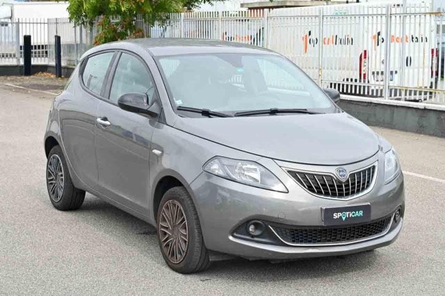 Lancia Ypsilon 1.0 FireFly 5 porte S&S Hybrid Gold Plus - foto 2 di 4