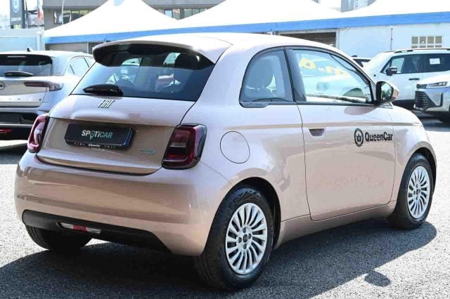 Fiat 500e Berlina 42 kWh - foto 3 di 4