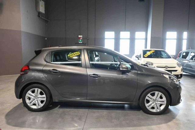 Peugeot 208 PureTech 82cv Signature SKY GPL - foto 4 di 4
