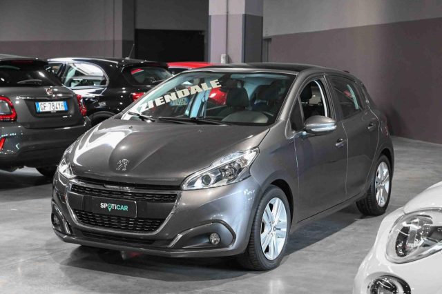 Peugeot 208 PureTech 82cv Signature SKY GPL, del 2019, 63.575 km, in vendita a Pianezza (TO)