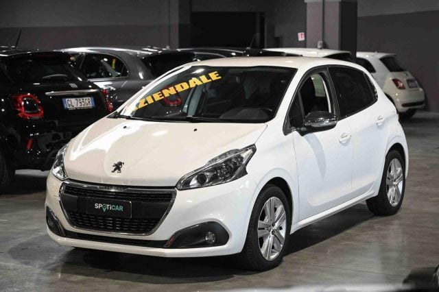 Peugeot 208 PureTech Turbo 110cv S&S Business GPL, del 2019, 41.954 km, in vendita a Pianezza (TO)
