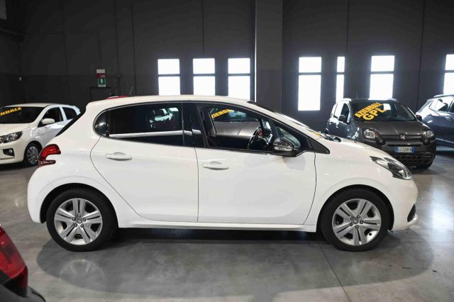 Peugeot 208 PureTech Turbo 110cv S&S Business GPL - foto 4 di 4