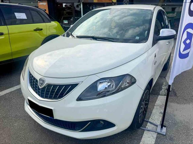 Lancia Ypsilon 1.0 FireFly S&S Hybrid Alberta Ferretti, del 2023, 37.053 km, in vendita a Pianezza (TO)