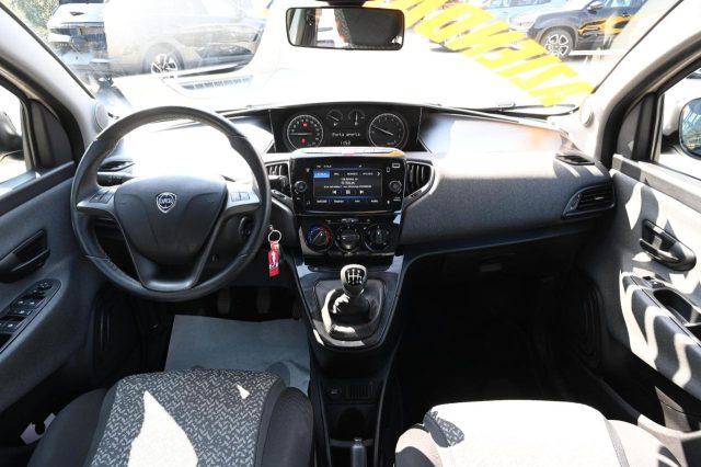 Lancia Ypsilon 1.0 FireFly S&S Hybrid Silver usato a PIANEZZA