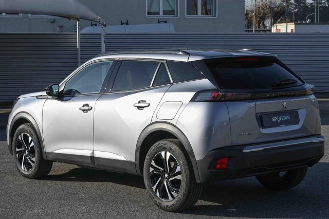 Peugeot 2008 1.2 puretech Allure s&s 100cv usato a PIANEZZA