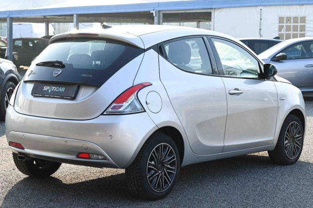 Lancia Ypsilon 1.2 69 CV 5 porte S&S Gold - foto 3 di 4