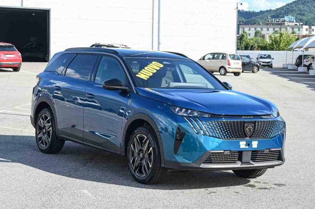 Peugeot 5008 Hybrid 145 e-DCS6 GT nuovo a PIANEZZA