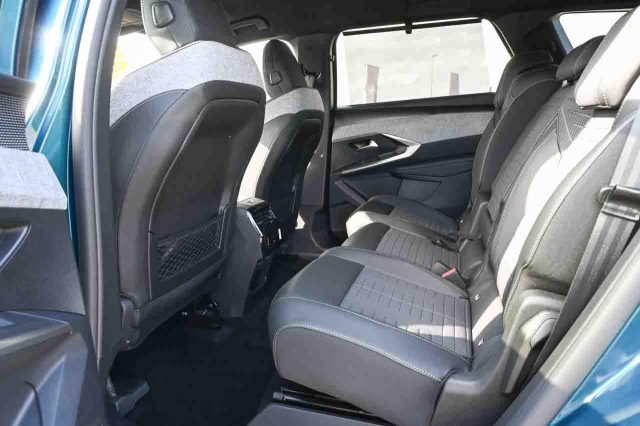 Peugeot 5008 Hybrid 145 e-DCS6 GT nuovo a PIANEZZA