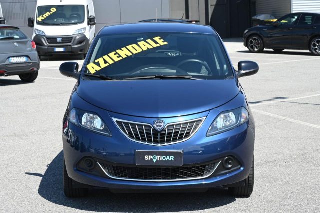 Lancia Ypsilon 1.0 FireFly 5 porte S&S Hybrid Silver - foto 2 di 4
