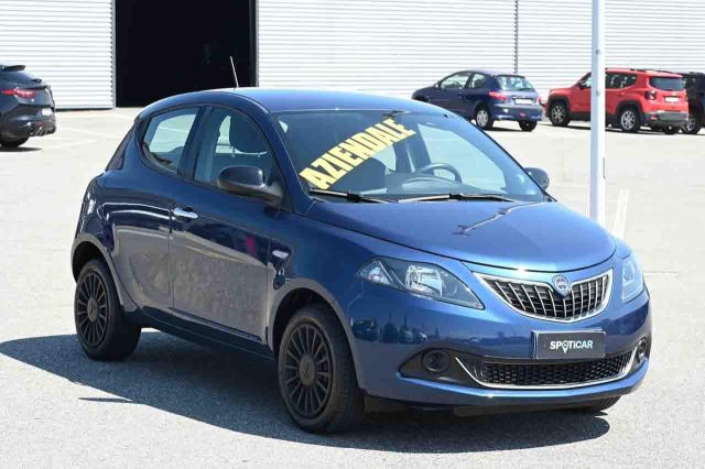 Lancia Ypsilon 1.0 FireFly 5 porte S&S Hybrid Silver - foto 3 di 4