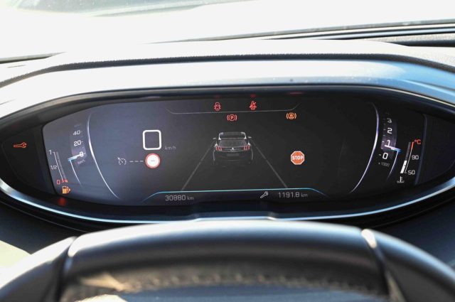 Peugeot 3008 PureTech 130cv S&S 6 Allure Pack, del 2022, 30.880 km, in vendita a Pianezza (TO)